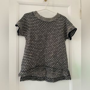 Black and white knit short sleeved top